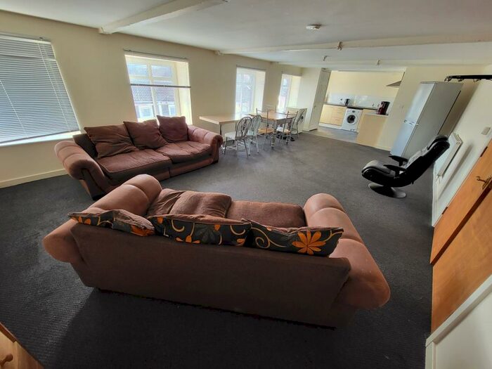 3 Bedroom Apartment To Rent In Hanham Road, Bristol, BS15