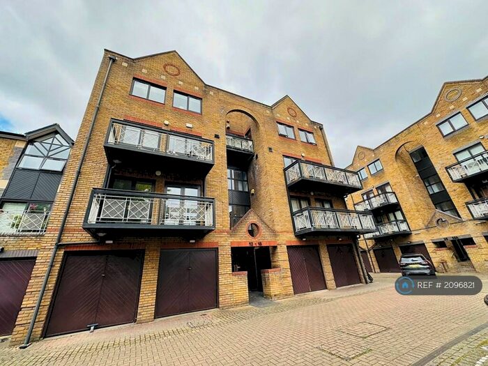 2 Bedroom Flat To Rent In Goodhart Place, London, E14