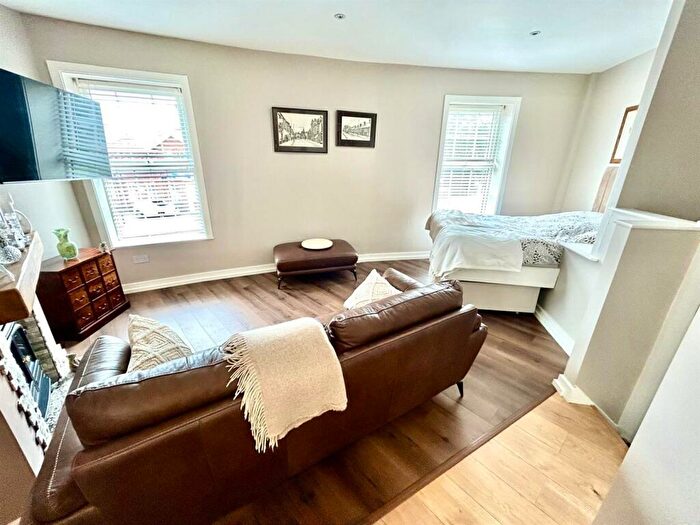 Apartment To Rent In Charlotte Road, Sheffield, S2