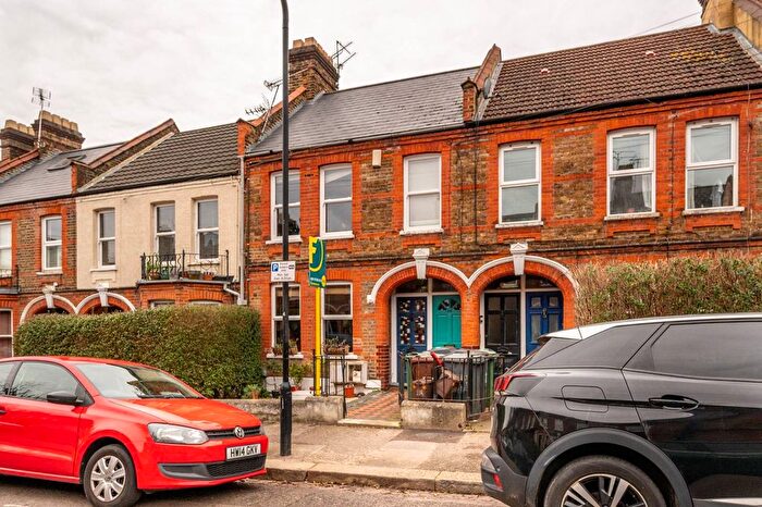 2 Bedroom Flat For Sale In Mersey Road, Lloyd Park, London, E17