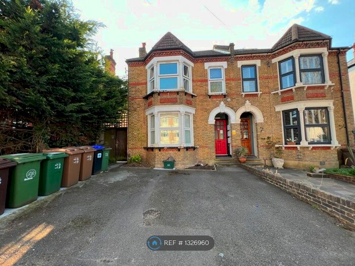 1 Bedroom Flat To Rent In Blenheim Gardens, Wallington, SM6