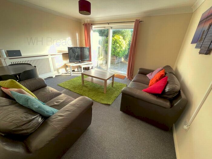 4 Bedroom House To Rent In Hallett Walk, Canterbury, CT1