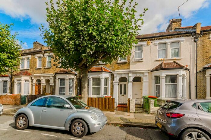 2 Bedroom Flat To Rent In Bolton Road, Stratford, London, E15