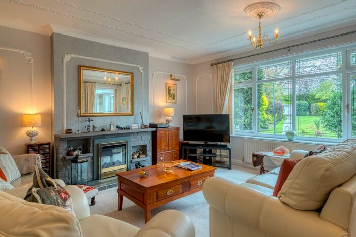 3 Bedroom Detached House For Sale In Bowlacre Road, Gee Cross, SK14