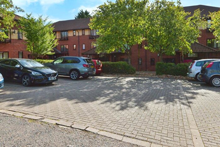 2 Bedroom Property For Sale In Troutbeck, Peartree Bridge, Milton Keynes, Buckinghamshire, MK6