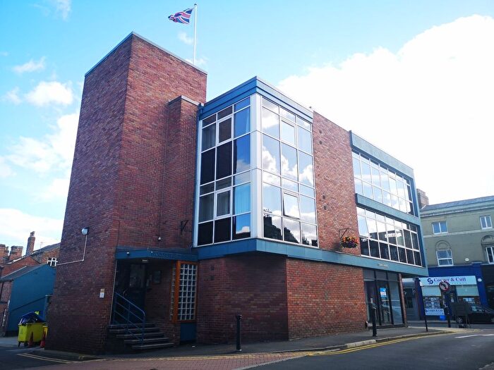 2 Bedroom Flat To Rent In Cross Street, Wakefield, Uk, WF1