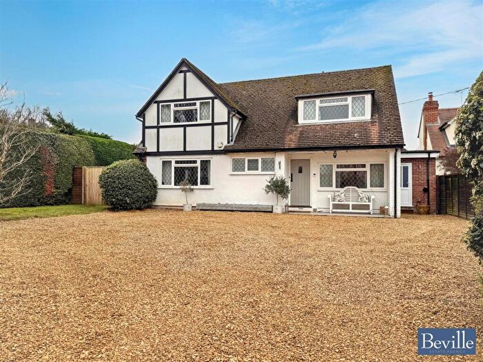 4 Bedroom Detached House For Sale In Peppard Common, Henley-on-thames, RG9