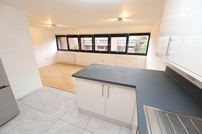 2 Bedroom Apartment For Sale In Britten Close, Hampstead Garden Suburb Borders/Golders Green, NW11