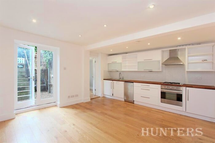 2 Bedroom Flat To Rent In Coldharbour Lane, London, SE5