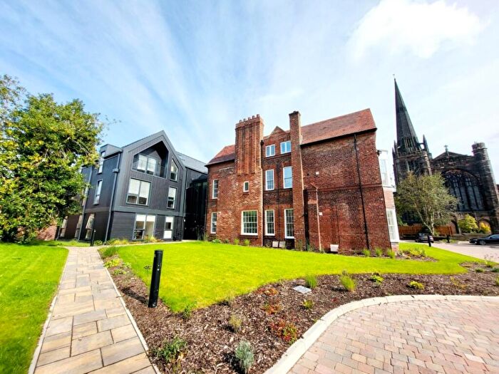 2 Bedroom Flat To Rent In St. Georges Gardens, Stockport, Greater Manchester, SK2