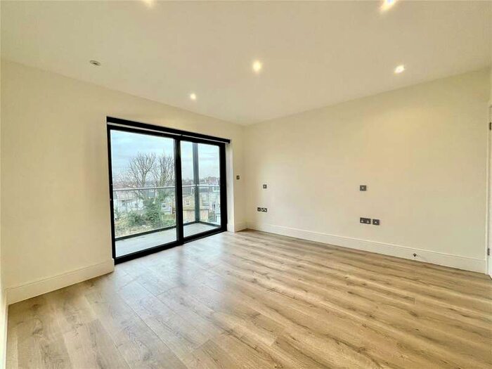 2 Bedroom Property For Sale In Brownlow Road, Bounds Green, London N11
