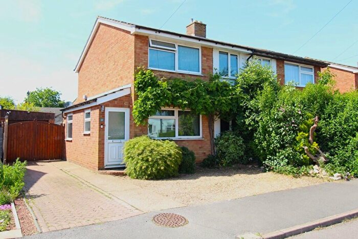 3 Bedroom Semi Detached House For Sale In Baker Avenue, Potton, SG19