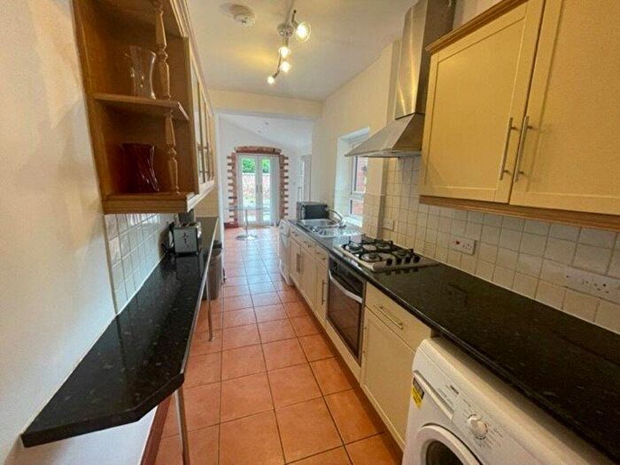 3 Bedroom Terraced House To Rent In Hartopp Road, Leicester, LE2