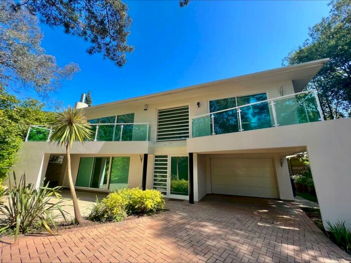 4 Bedroom House To Rent In Links Road, Canford Cliffs, Poole, BH14