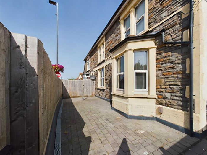 2 Bedroom Flat To Rent In High Street, Hanham, BS15