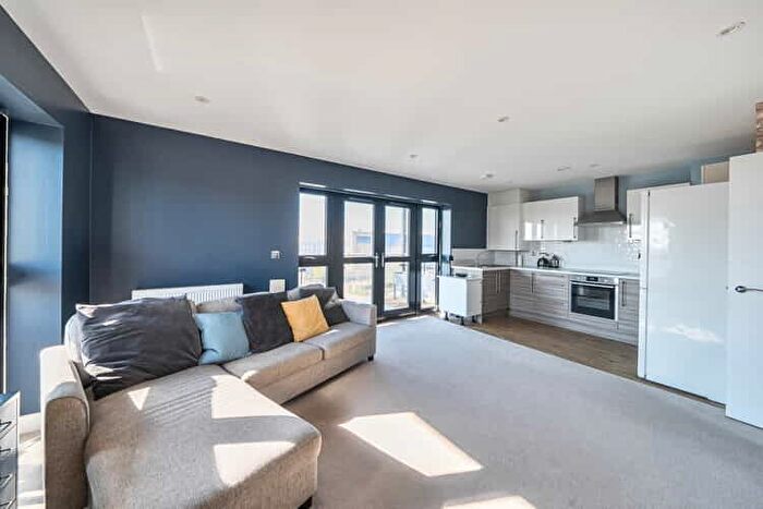 1 Bedroom Flat For Sale In Waldorf House, Welwyn Garden City, Hertfordshire, AL7