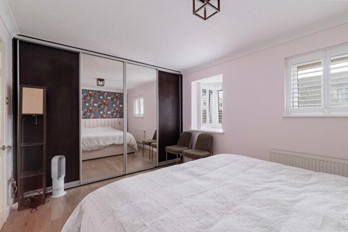3 Bedroom Terraced House For Sale In Barnfield Place, London, E14