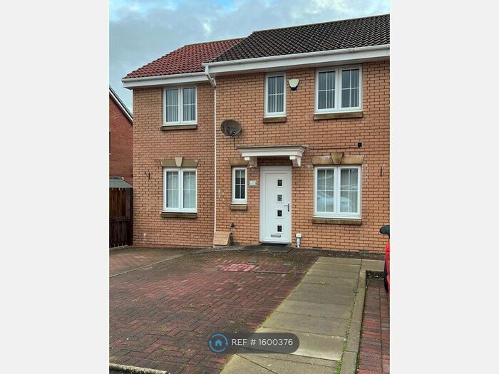 3 Bedroom End Of Terrace House To Rent In Mcgahey Drive, Cambuslang, Glasgow, G72