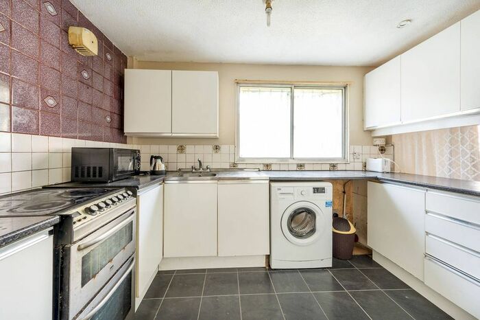 2 Bedroom Flat To Rent In Cranston Close, Hounslow TW3