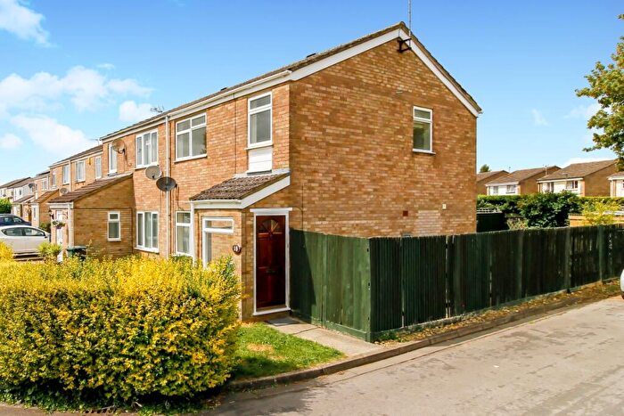 3 Bedroom End Of Terrace House To Rent In Dickens Close, Bicester, OX26
