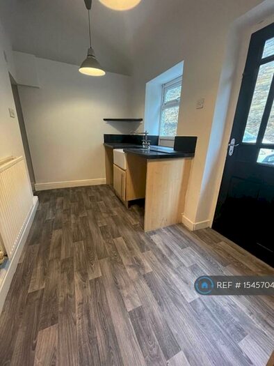 2 Bedroom Terraced House To Rent In Shay Lane, Halifax, HX3