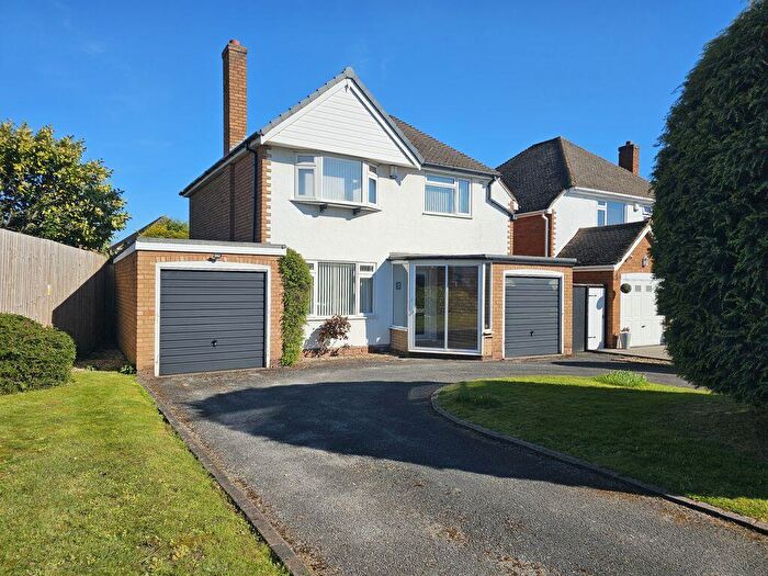 3 Bedroom Detached House For Sale In Braemar Road, Sutton Coldfield, B73