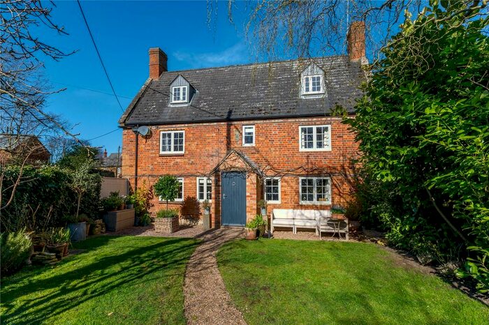 3 Bedroom Property For Sale In High Street, Wappenham, Towcester, Northamptonshire, NN12