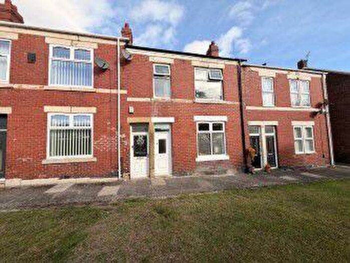 3 Bedroom Flat For Sale In Beresford Street, Gateshead, Tyne And Wear, NE11