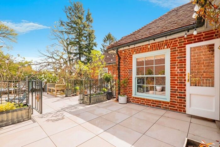 2 Bedroom Flat For Sale In Adams Walk, Midhurst, West Sussex, GU29