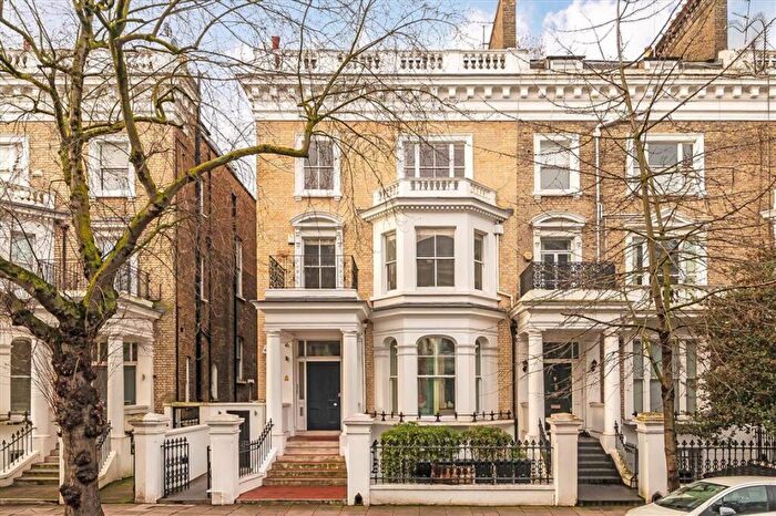 2 Bedroom Flat For Sale In Redcliffe Gardens, London, SW10