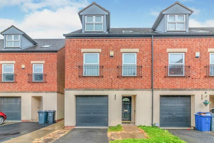 4 Bedroom Terraced House To Rent In Village Court, Cudworth, Barnsley, South Yorkshire S72