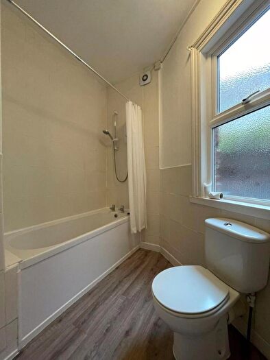 3 Bedroom Flat To Rent In Shortridge Terrace, Jesmond, Newcastle Upon Tyne, NE2