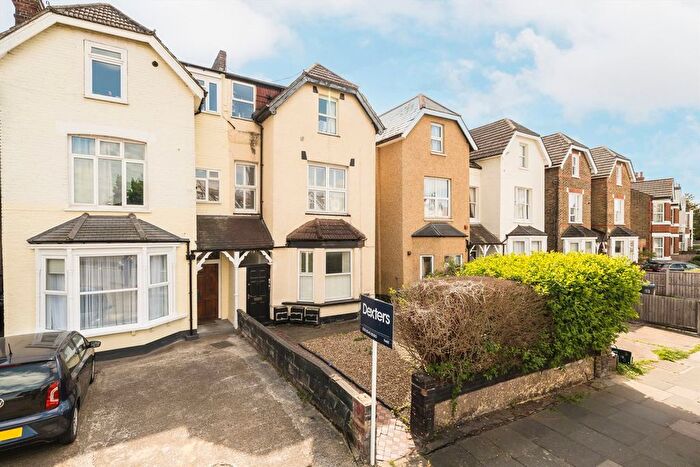 2 Bedroom Flat To Rent In Queens Road, Wimbledon, SW19