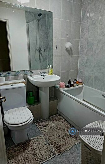 2 Bedroom Flat To Rent In Autumn Drive, Sutton, SM2