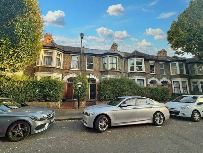 2 Bedroom Maisonette To Rent In Lawton Road, Leyton, E10
