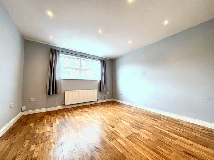2 Bedroom Maisonette To Rent In West Street, Erith, DA8