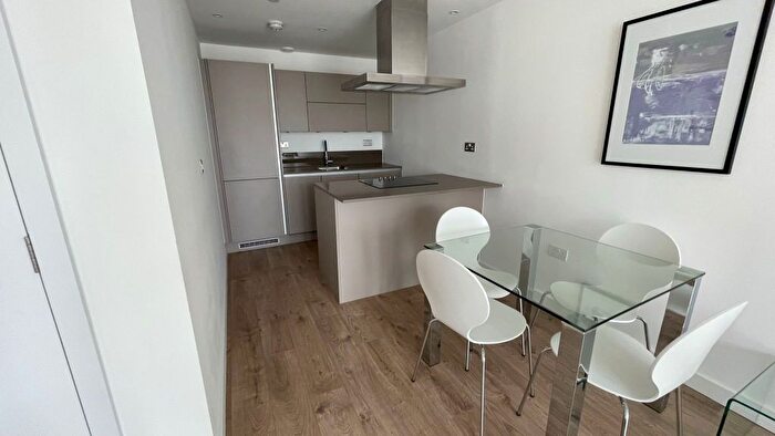 1 Bedroom Flat For Sale In Great Eastern Road, London, E15