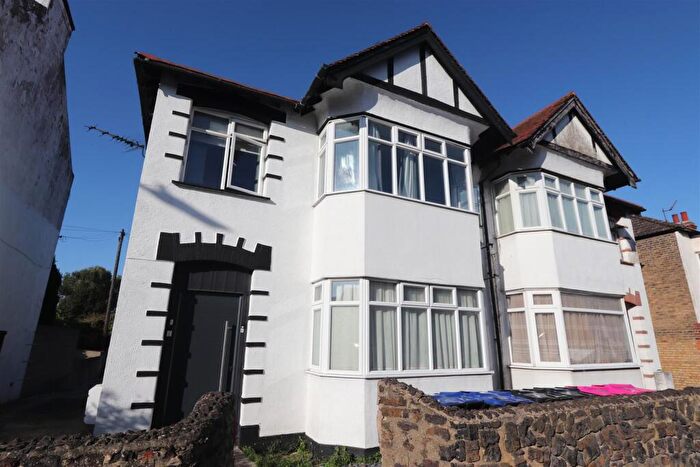 2 Bedroom Flat To Rent In Westcliff-On-Sea, SS0
