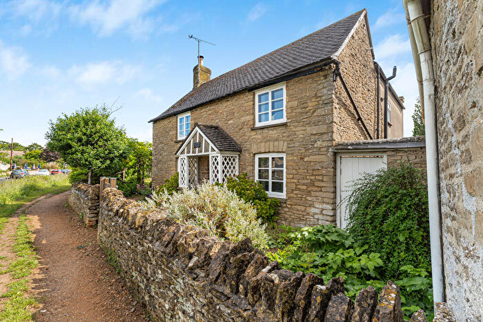 4 Bedroom Cottage For Sale In Main Street, Clanfield, Oxfordshire, OX18