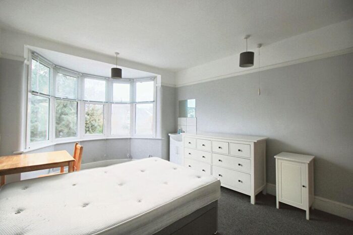 1 Bedroom Property To Rent In Brentwood Road, Romford, RM1