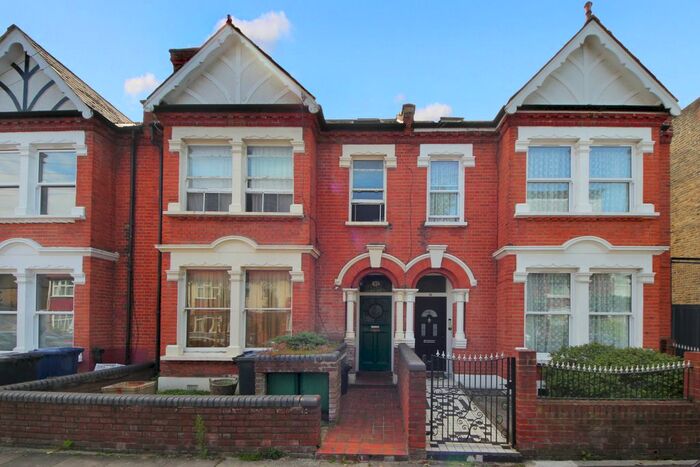 1 Bedroom Flat To Rent In Derwentwater Road, London, W3