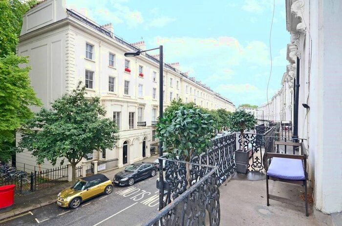 1 Bedroom Flat For Sale In Gloucester Terrace, Bayswater, W2