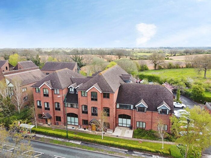 2 Bedroom Flat For Sale In Stratford Road, Hockley Heath, Solihull, B94