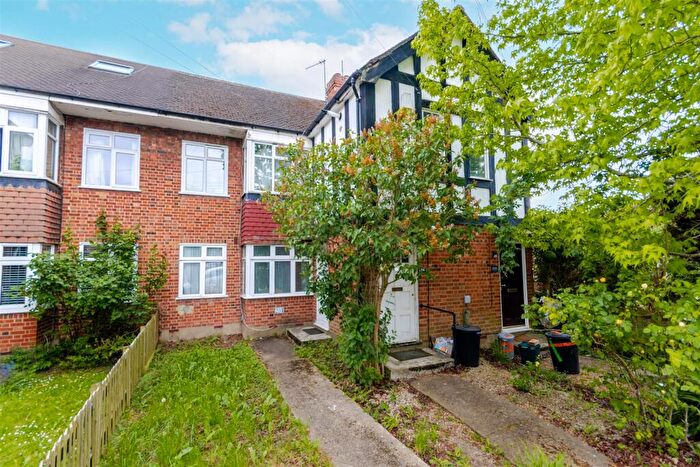 Flat For Sale In Herlwyn Avenue, Ruislip, HA4
