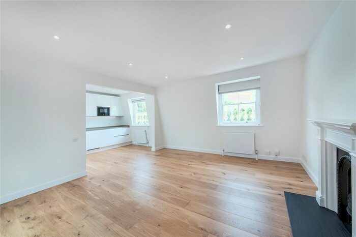 2 Bedroom Flat To Rent In Cranley Gardens, South Kensington, London, SW7