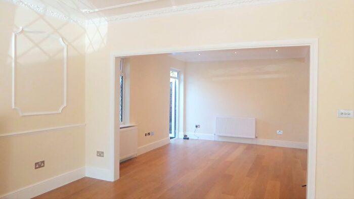 5 Bedroom Detached House To Rent In Millway, London, NW7