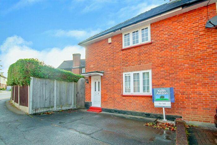 2 Bedroom House To Rent In Gordon Road, Brentwood, Essex, CM15