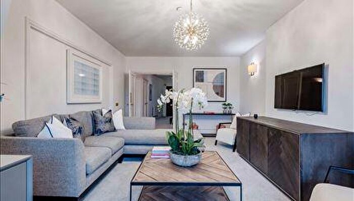 4 Bedroom Flat To Rent In Park Road, Strathmore Court, NW8