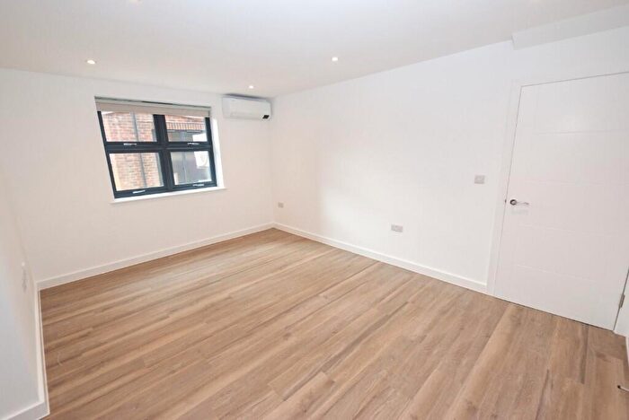 1 Bedroom Flat To Rent In Sheridan Terrace, Hove, East Sussex, BN3