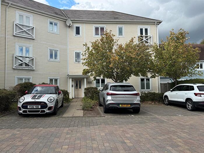 2 Bedroom Flat To Rent In Poynder Drive, Snodland, ME6